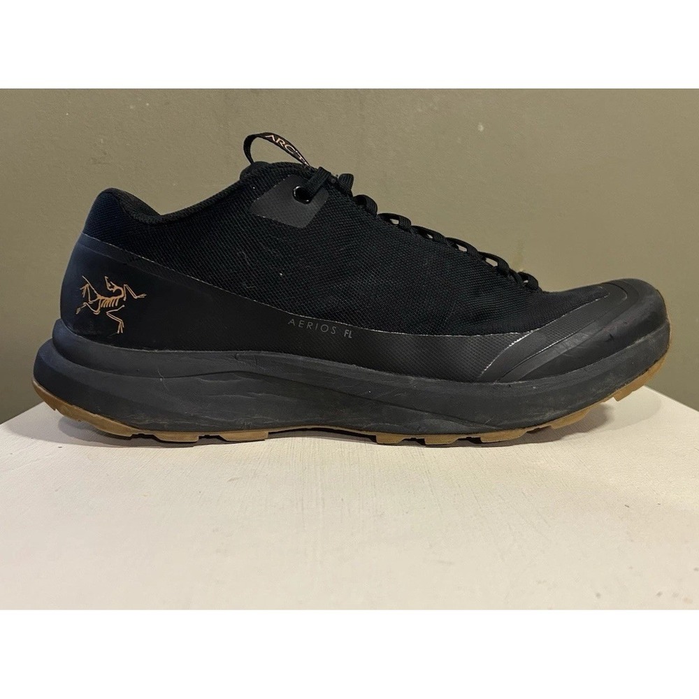 Arc'teryx Men's Aerios FL Trail Shoe in Black with Gum Outsole